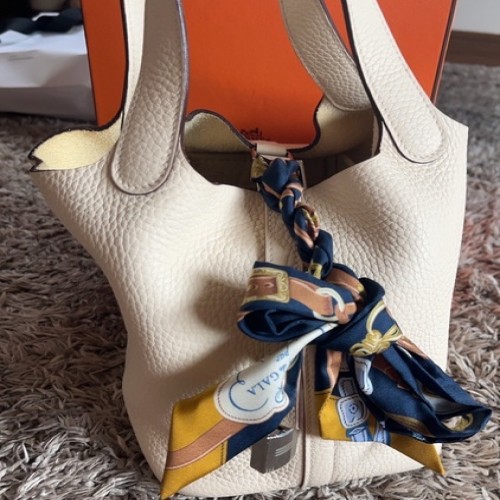 エルメス ピコタン