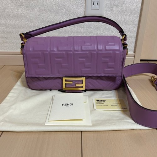 FENDI バゲットミディアム 8BR600 A72V F1JCL