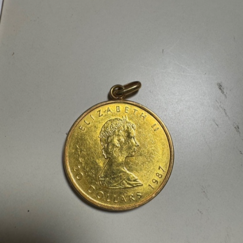 エリザベス2世の20ドル金貨ペンダント