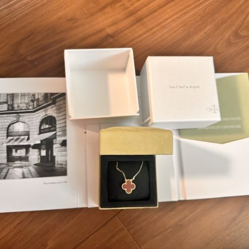 ヴァンクリーフアーペル　ヴィンテージアルハンブラ　カーネリアンネックレス