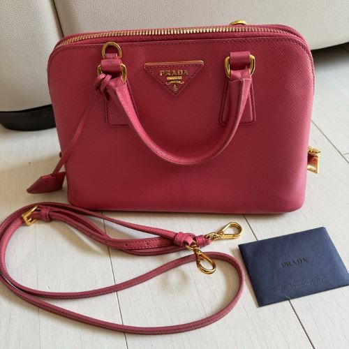 プラダ　BL0838サフィアーノバッグ