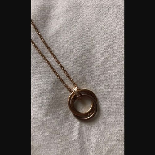 カルティエ　トリニティ　ネックレス