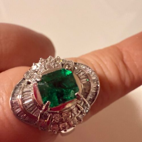 エメラルド　ダイヤモンドリング