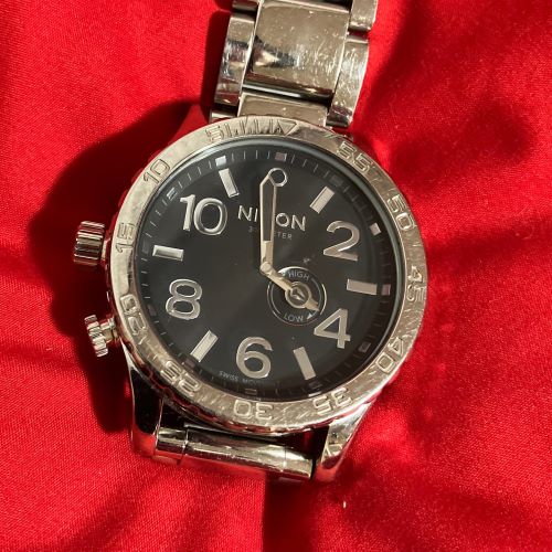 ニクソン ダイバーズウォッチ