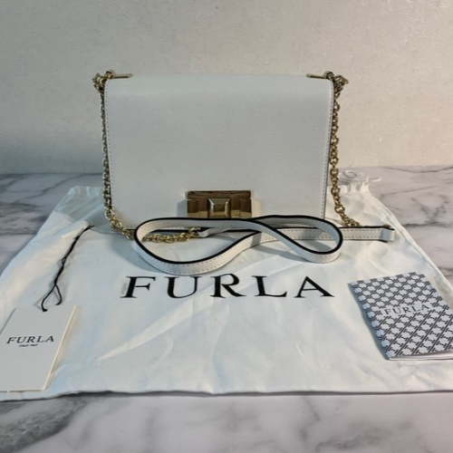 FURLA白色バッグ