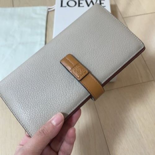 LOEWE バーティカルウォレット　ラージ