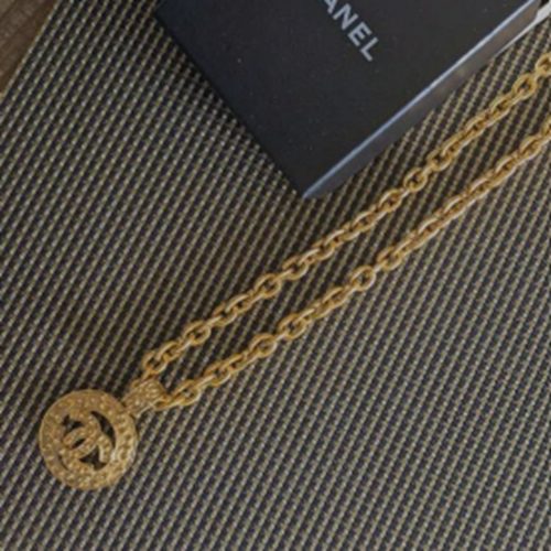 シャネルゴールドネックレス