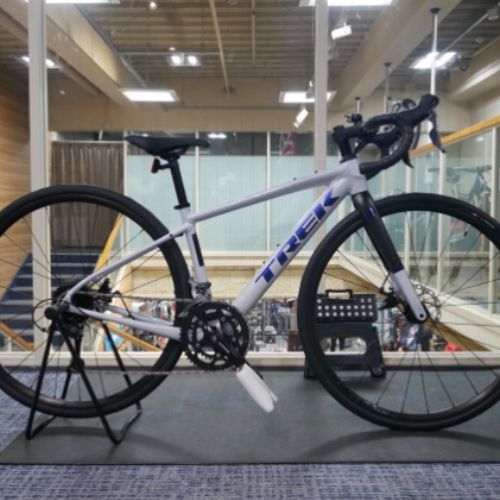 TREK 24 DOMANE AL 2 GEN 4 {PEARL}(44)