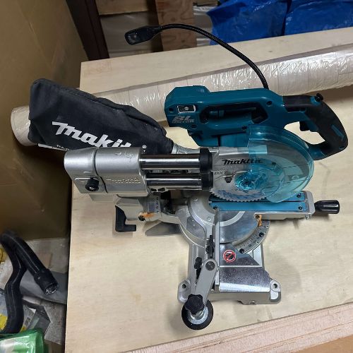 マキタ 充電式スライドマルノコ　LS610D