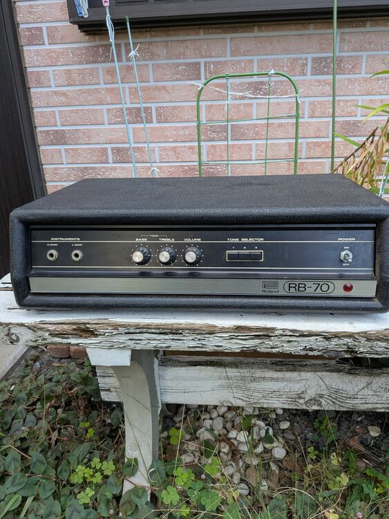 ローランドRB-70ベースアンプヘッド