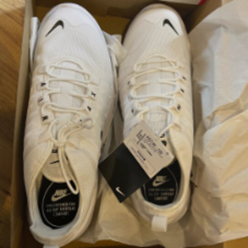 ナイキエアコンマックスアクシス AA2146-100