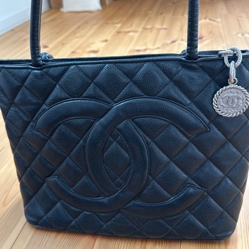 シャネル ハンドバッグ