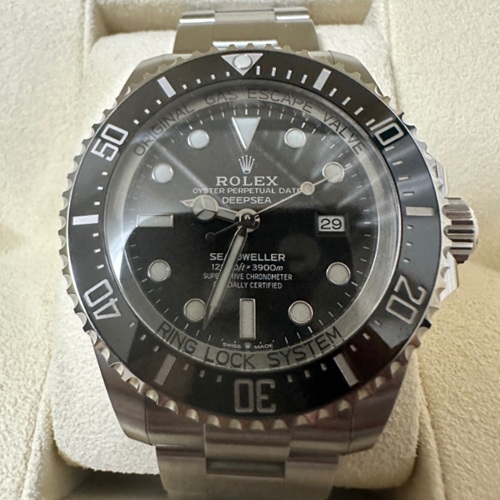 ロレックス シードゥエラー126660ブラック