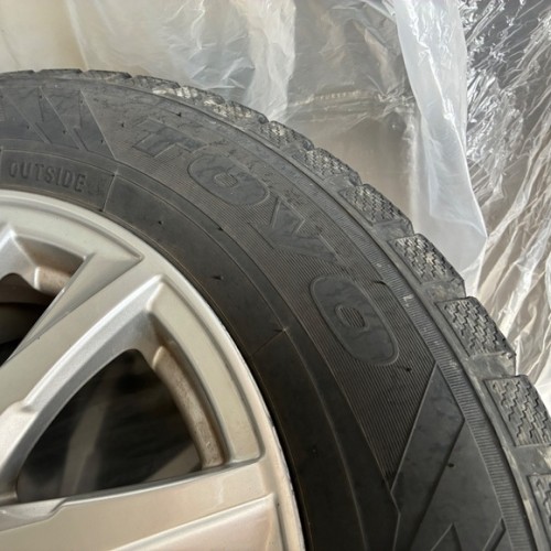 スタットレスタイヤ ホイール付き