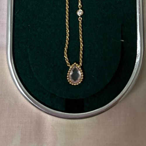 ブシュロンネックレス