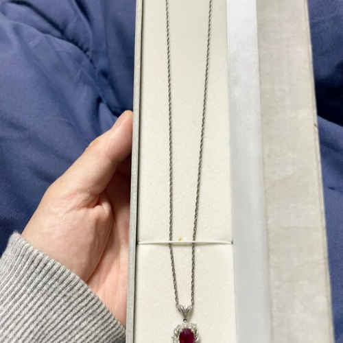 ルビーのネックレス