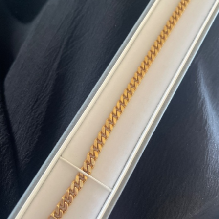 金のブレスレット