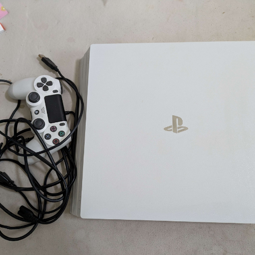 PS4 Pro 15,000円