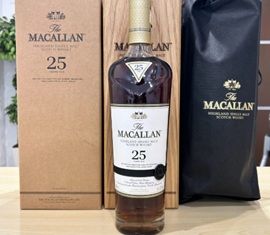 ザ・マッカラン 25年 2022 シェリーオーク 700ml