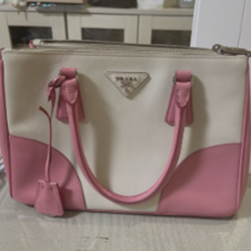 サフィアーノレザー　