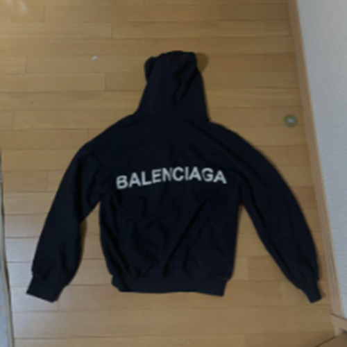 バレンシアガ バックロゴパーカー