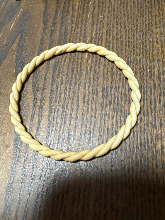 象牙のブレスレット