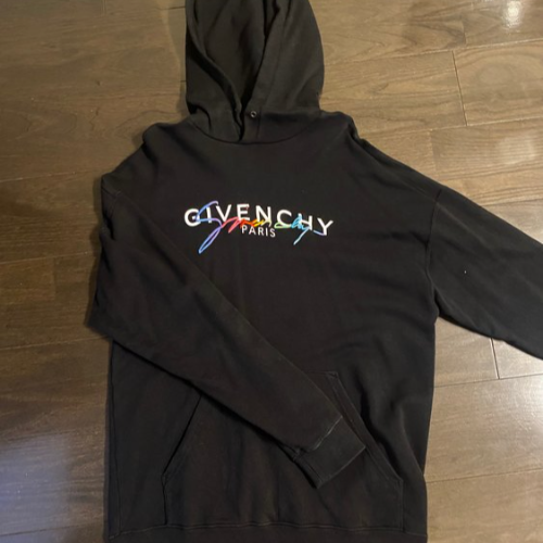 ジバンシィ　パーカー