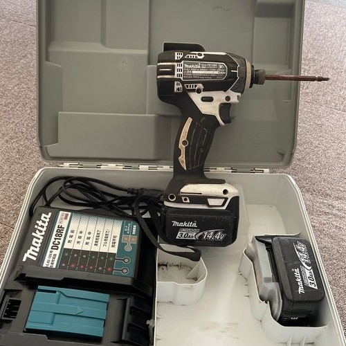 インパクトドライバマキタTD138D