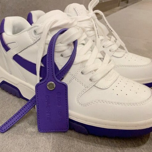 out of office スニーカー