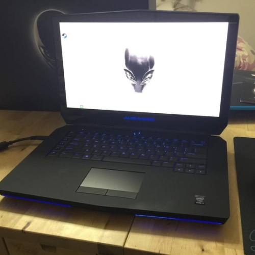 Alienware 15 ゲーミングノートパソコン 4Kタッチディスプレイ