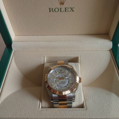 ロレックス スカイドゥエラー 326933