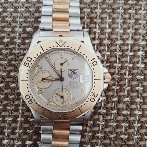 タグホイヤー3000シリーズ・クロノグラフウォッチ