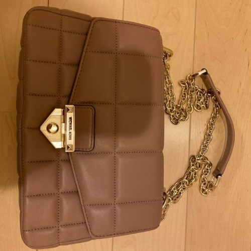 マイケルコースショルダーバック