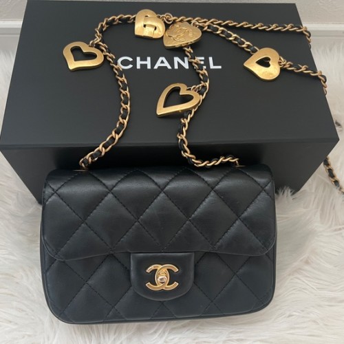 シャネルマトラッセミニフラップバッグ ハートチェーン
