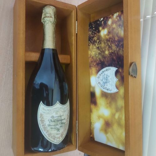 ドンペリニヨン ゴールド 1993　木箱入り 説明書あり