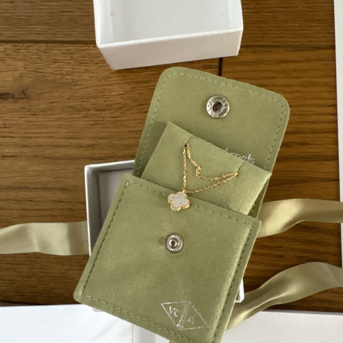 ヴァンクリーフ&アーペルネックレス