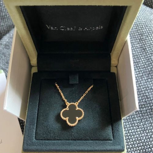 ヴァンクリーフアーペル ヴィンテージアルハンブラ オニキス