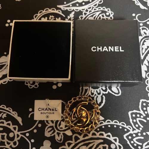 CHANELココマークブローチ