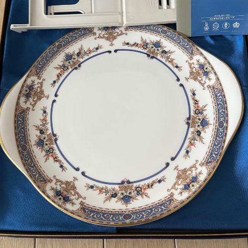 Royal Doulton 飾皿