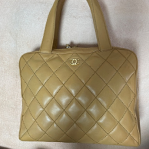 マトラッセハンドバック　ラムスキン　ベージュ