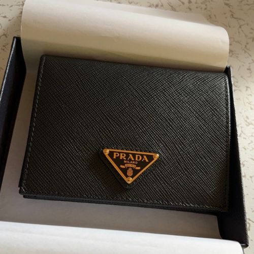 PRADAサフィアーノトライアングル