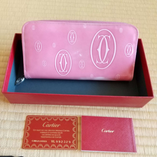 カルティエ・ハッピーバースデーパテントレザー