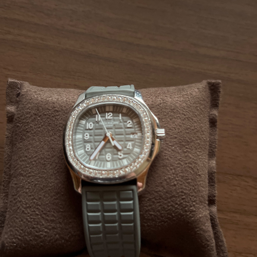 パテックフィリップ アクアノート 5067A-018