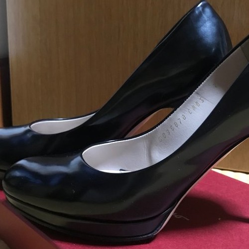 フェラガモ パンプス