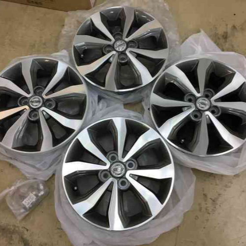 日産デイズ純正１５インチアルミホイール