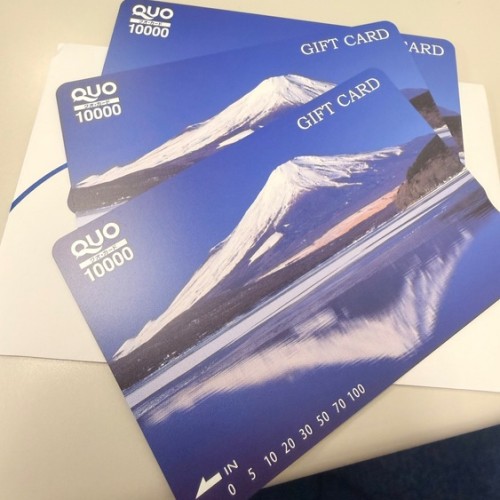 QUOカード30,000円