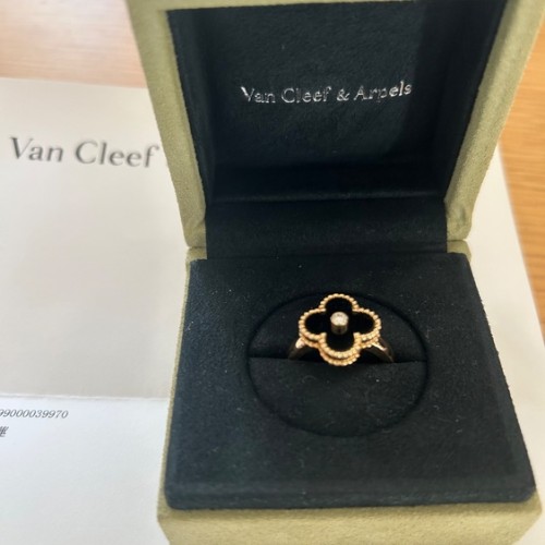 ヴァンクリーフ&アーペル アルハンブラ リング K18YG/オニキ