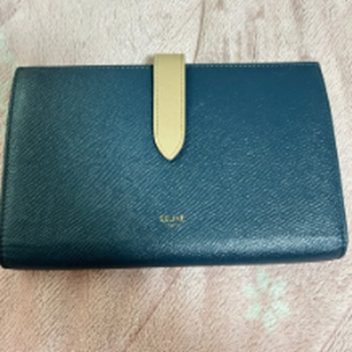 CELINE ラージストラップウォレット