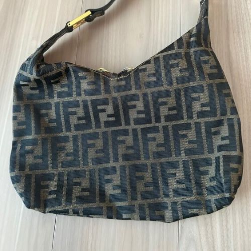 ズッカ ショルダーバッグ