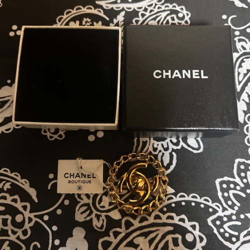 CHANELココマークブローチ
